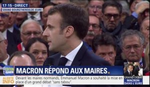 Doléances: Emmanuel Macron estime que "nous sommes à un moment où ces cahiers doivent être des cahiers de droits et de devoirs"