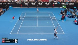 L'incroyable réflexe d'Evans au filet face à Federer