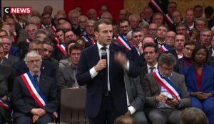 Emmanuel Macron à Souillac : "Le RIC ne réglera pas le chômage de masse"