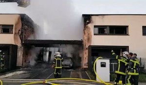 Garage et maisons en feu à Horbourg-Wihr