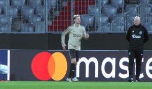 Ajax - Les fans s'expriment sur le départ de Frenkie de Jong au Barça