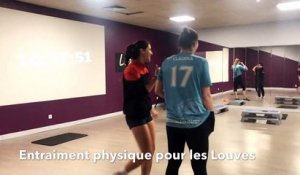 Les Louves, les volleyeuses de Saint-Dié-des-Vosges à l'entraînement avec leur préparateur sportif Oussam Zmirli