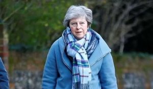 Le Brexit "dans les temps", réaffirme Theresa May