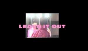 Mae Muller - Leave It Out (Lyric Video)