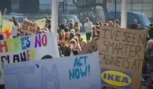 Des jeunes chauds bouillants contre le réchauffement climatique