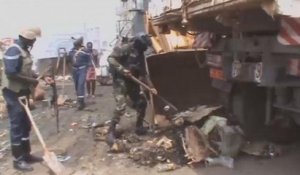 Cameroun : des militaires ramassent des ordures en régions anglophones