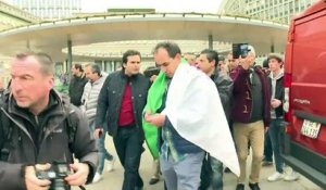 Algérie: rassemblement devant l'hôpital de Bouteflika