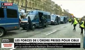 Les images d'un policier qui se fait lyncher et sauvé in-extremis sur les Champs-Elysées révoltent les internautes