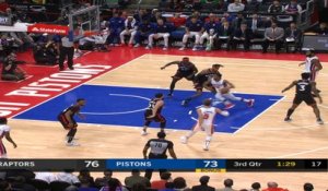 Dunk of the Night : Andre Drummond