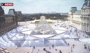 Louvre : JR fait surgir par anamorphose la Pyramide de ses fondements