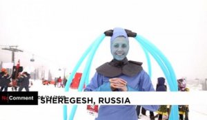 Russie : ils dévalent les pistes en costume de carnaval !