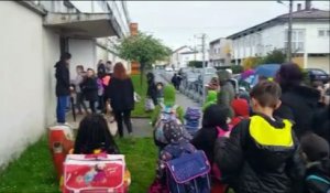 Villerupt : blocage de l'école Joliot Curie par les parents d'élèves contre la loi Blanquer