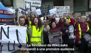 GB: manifestation en soutien à Julian Assange devant le tribunal