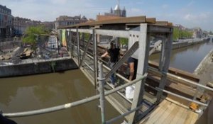 Le chant du cygne de la paserelle piétonne à Tournai