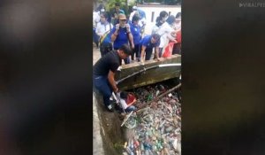 Rivière de plastique en Indonésie
