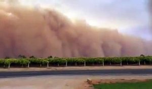 Une immense tempête de sable capturée par des caméras