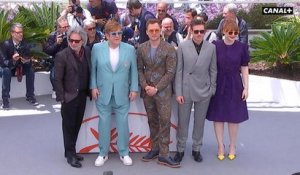 Elton John, Taron Egerton et Richard Madden prennent la pose pour Rocketman - Cannes 2019