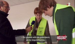 Climat : pour dénoncer l'inaction du gouvernement, ils décrochent le portrait de Macron dans les mairies