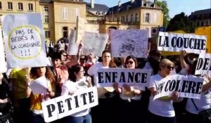 Vannes Manifestation Pas De Bebes A La Consigne Sur Orange Videos