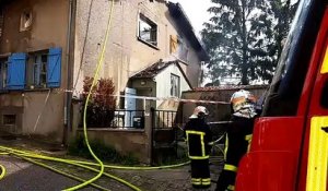 Une maison entièrement ravagée par les flammes à  Prény