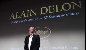 Alain Delon: après sa palme d'honneur à Cannes, il remercie son public