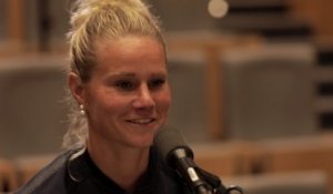 ‏Amandine Henry, capitaine des Bleues :  "Tout a changé cette saison [...] au niveau médiatique, on est dans la cour des grands"