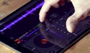 TRAKTOR DJ 2  Your First Mix _ Native Instruments (1080p)