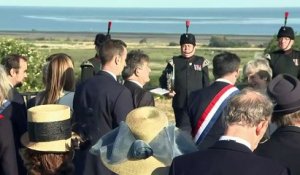 Macron et May célèbrent côte à côte le D-Day
