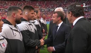 VIDEO. Quand un joueur demande la nationalité française à Emmanuel Macron juste avant la finale du Top 14