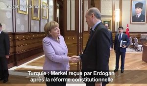Turquie: Merkel préoccupée par la liberté d'expression