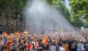 Gay Pride sous la chaleur à Paris : « On savait qu'on allait souffrir »