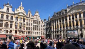 La foule sur la Grand-Place de Bruxelles pour la présentation des coureurs du Tour de France