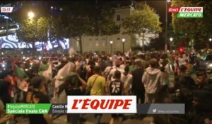 Les supporteurs algériens fêtent la victoire de leur équipe sur le Champs-Elysées - Foot - CAN