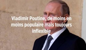 Vladimir Poutine, de moins en moins populaire mais toujours inflexible