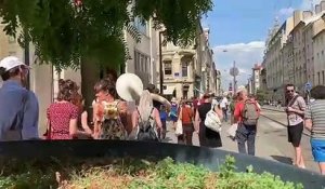 À Nancy, une performance à base de chants d'oiseaux intrigue les passants