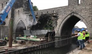 Démolition de l'arche centrale du Pont des Trous de Tournai