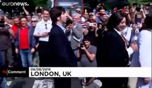Les fans des Beatles se retrouvent sur Abbey Road pour les 50 ans du cliché