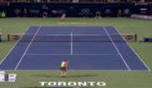 Toronto - La surprise Bouzkova fonce vers Serena Williams