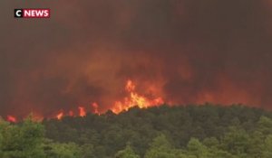 Grèce : plus de 180 pompiers mobilisés pour combattre un énorme incendie