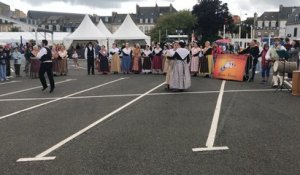 L’ensemble nîmois Flour d’Inmourtalo a assuré le show à midi