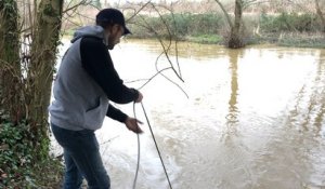 Pêcher à l’aimant pour nettoyer les fonds des rivières
