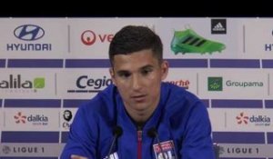 OL : la première conférence de presse d'Houssem Aouar