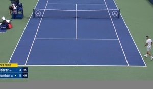 US Open - Federer perd un set puis déroule contre Dzumhur