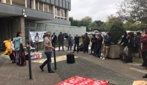 À Rennes, les soutiens aux migrants interpellent la préfète