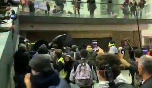 Les militants écolos et gilets jaunes qui occupaient le centre commercial Italie 2 à Paris ont quitté les lieux vers 4h du matin