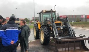 Des agriculteurs en colère mobilisés en Sarthe