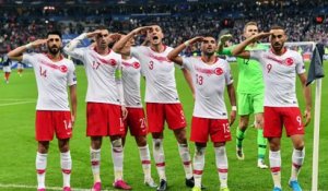 Adil Rami : Son salut militaire des joueurs turcs fait polémique