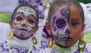 Fête des morts : Le défilé des "Catrina" de retour à Mexico