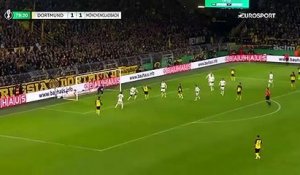 Favre exhulte sur le but de Dortmund... et se claque