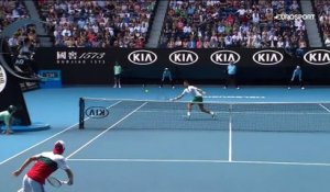 Passing dos au filet, amorti divin et rallye sublime : Les plus beaux points de Djoko à Melbourne